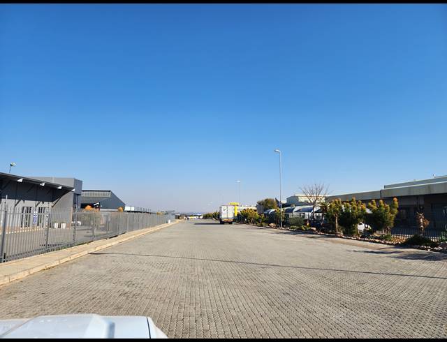 M² INDUSTRIAL YARD FOR SALE IN MAGNA VIA INDUSTRIAL